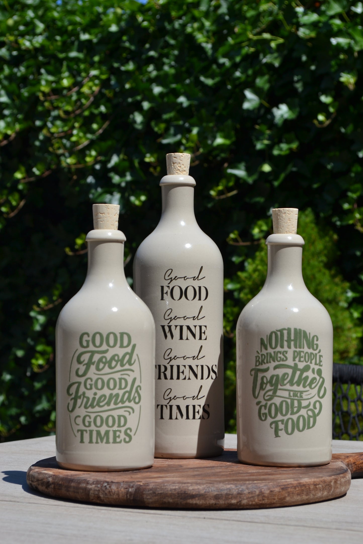 Oliedispenser 'Good Food, Good Wine, Good Friends'