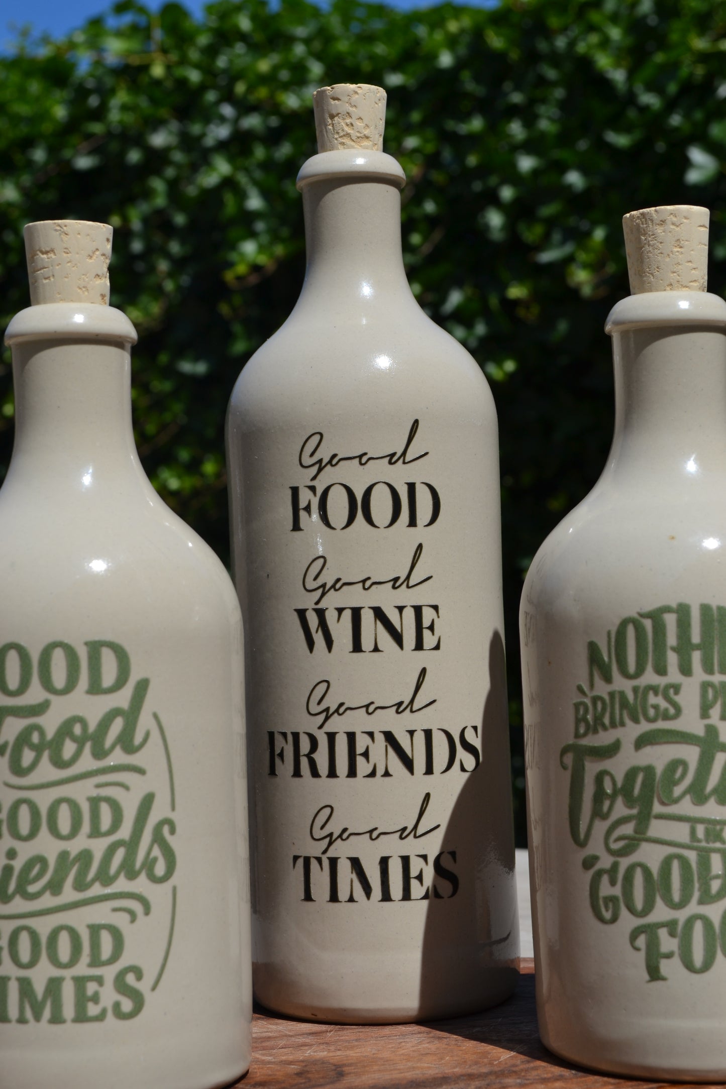 Oliedispenser 'Good Food, Good Wine, Good Friends'